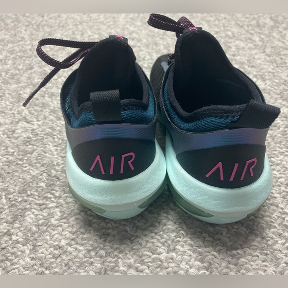 Nike Air Max - Women’s 11 - Brand New - Picture 3 of 8